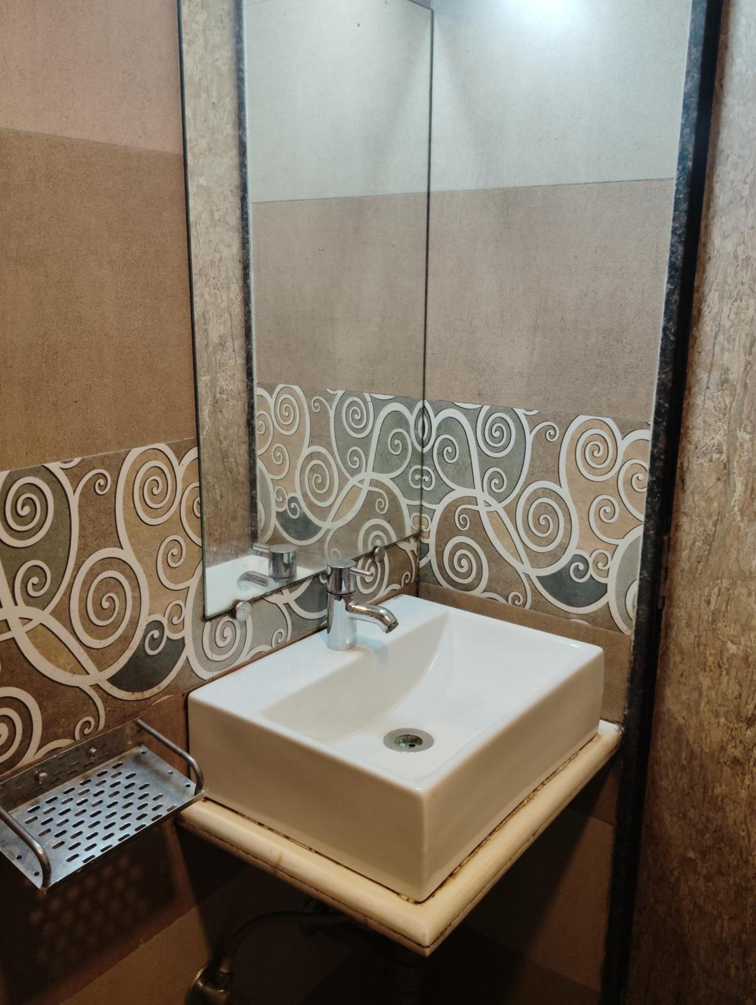 Hotel Crystal Park Near Nesco Exhibition Center 孟买 外观 照片