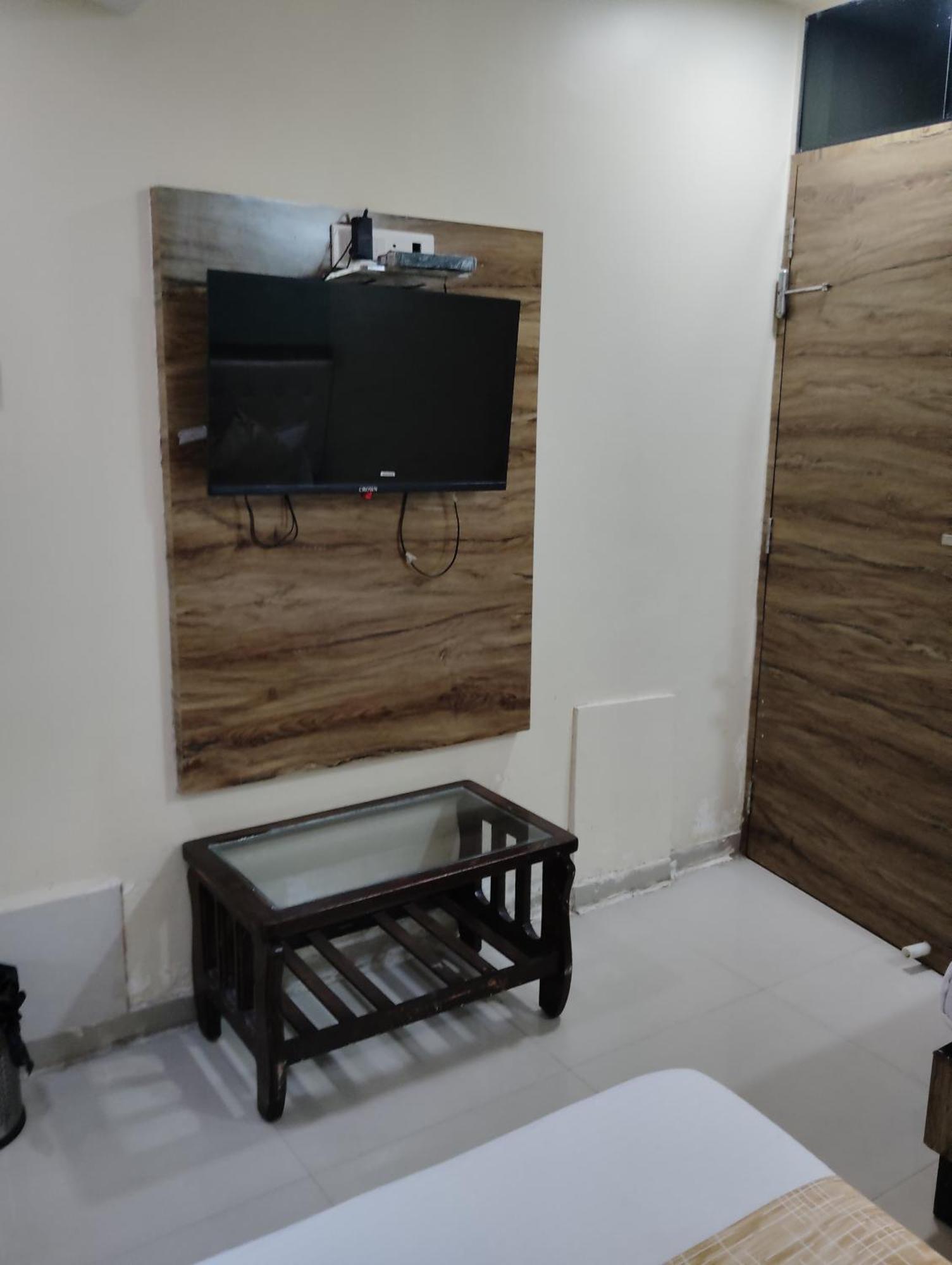 Hotel Crystal Park Near Nesco Exhibition Center 孟买 外观 照片