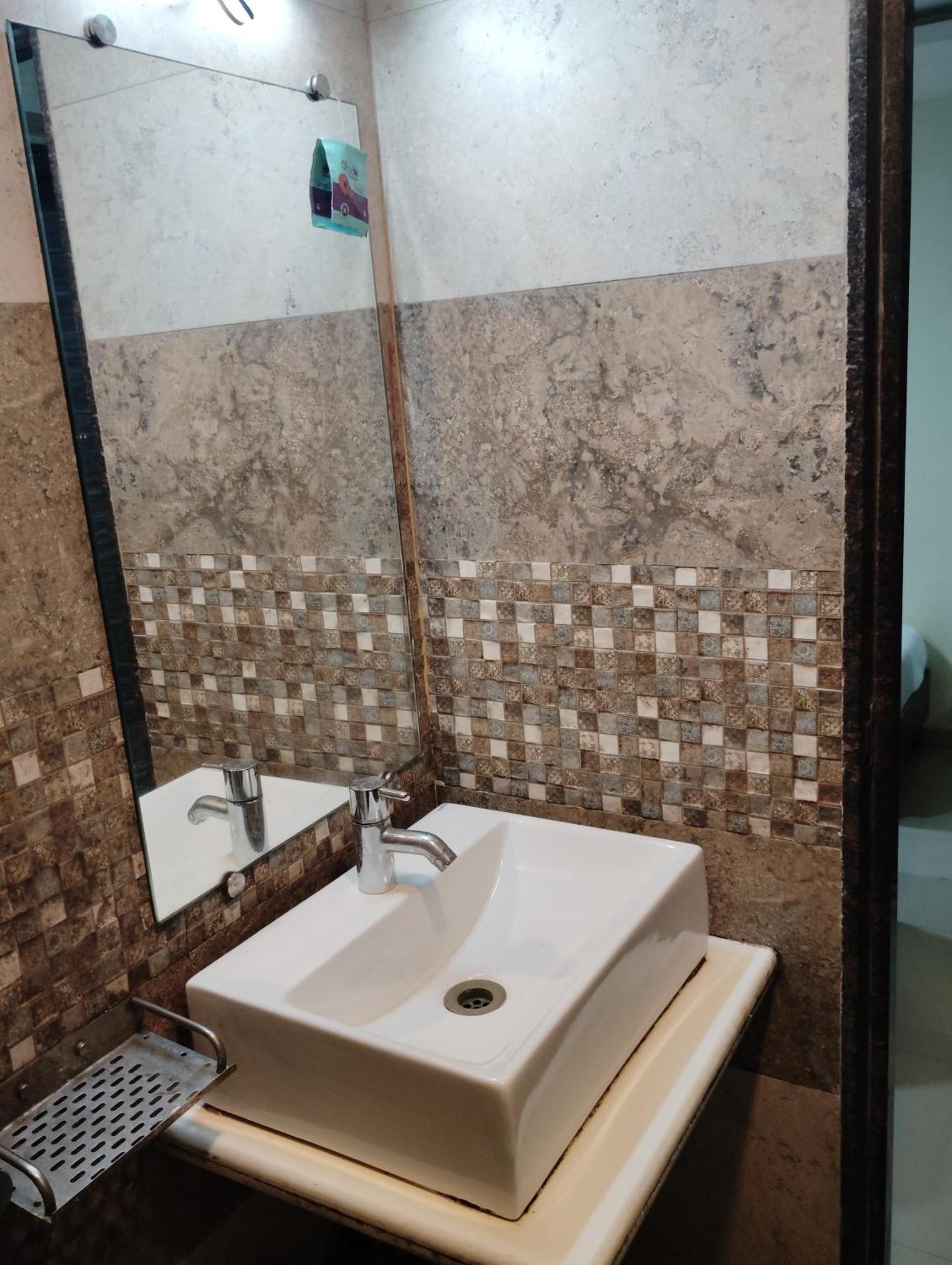 Hotel Crystal Park Near Nesco Exhibition Center 孟买 外观 照片