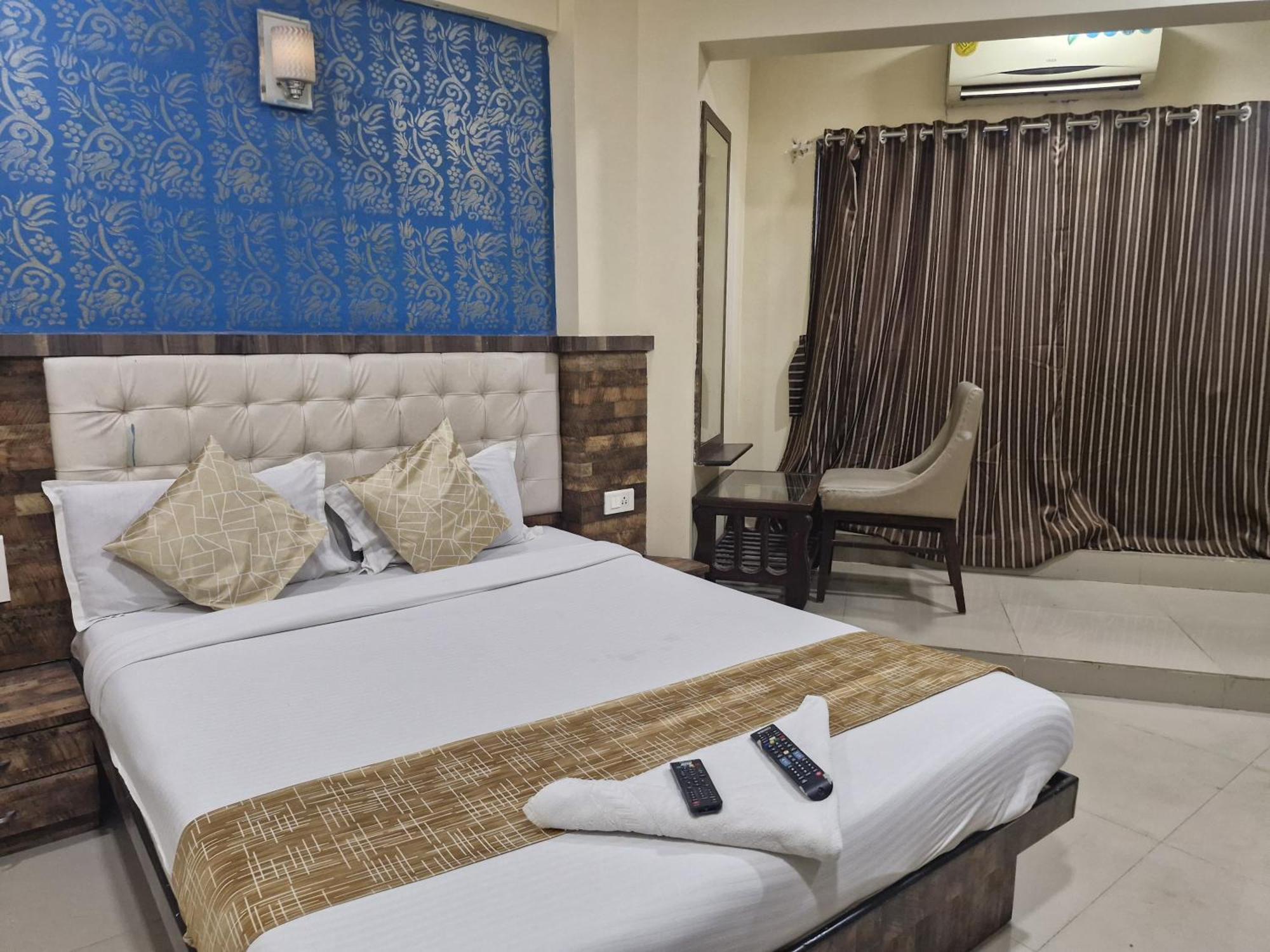 Hotel Crystal Park Near Nesco Exhibition Center 孟买 外观 照片